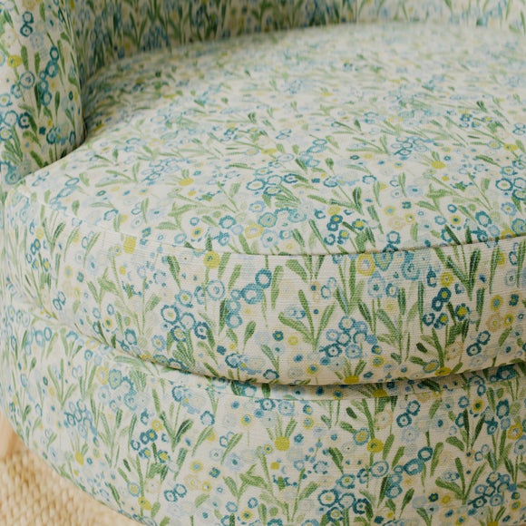 Carousel navigation image position 4 of 9