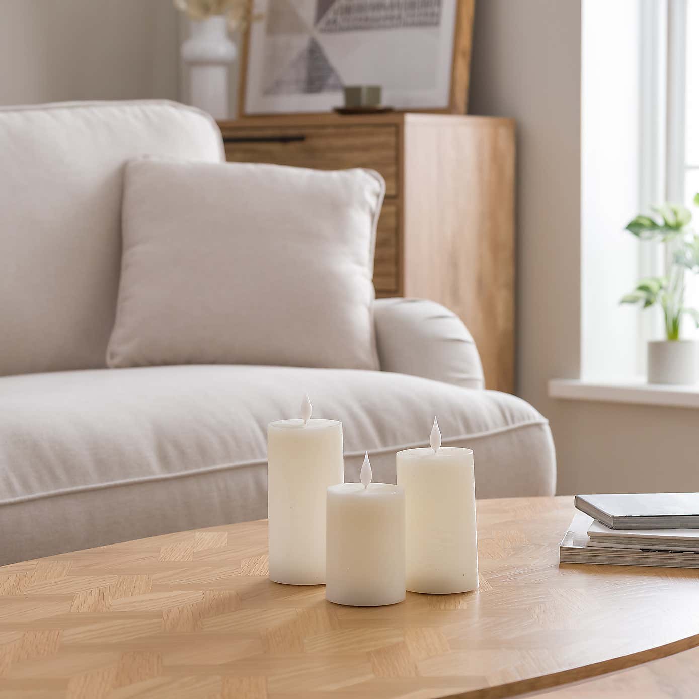 Carousel zoom image position 2 of 3