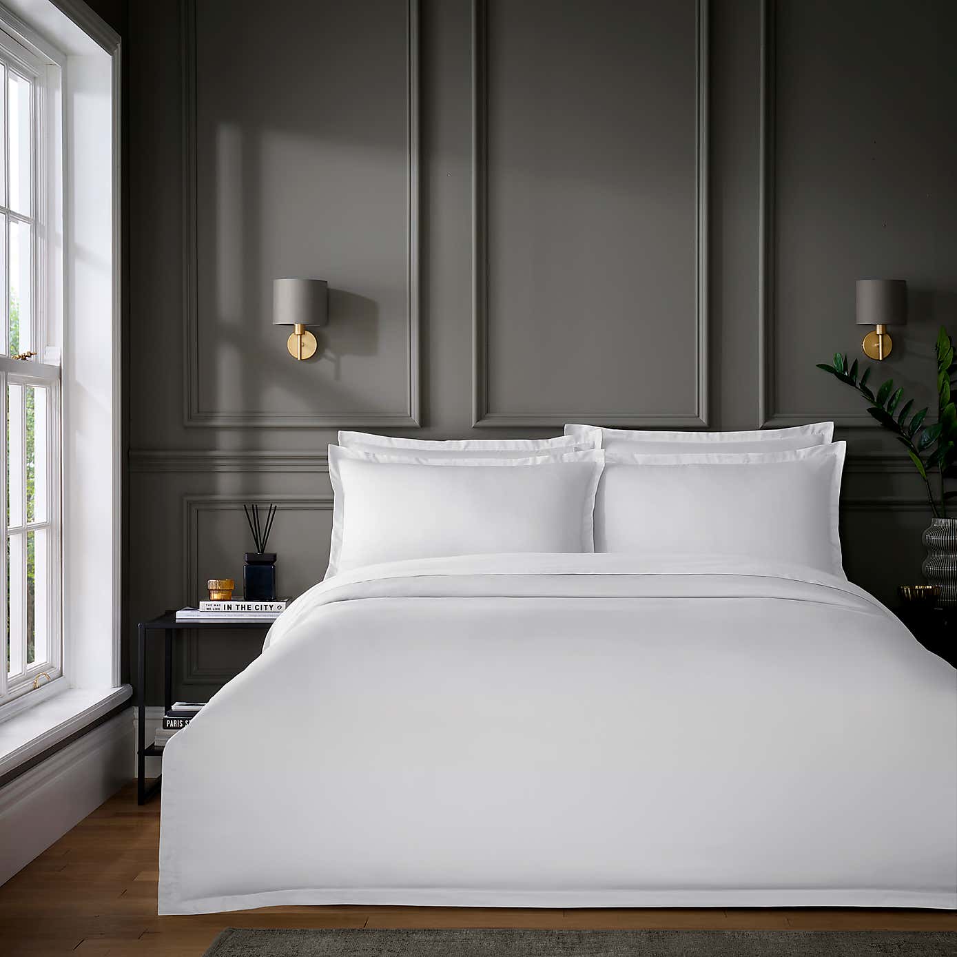 Carousel zoom image position 1 of 2