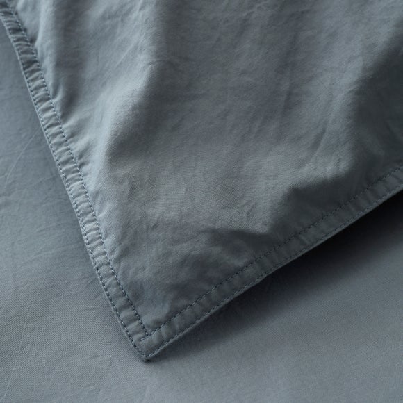 Carousel navigation image position 2 of 3