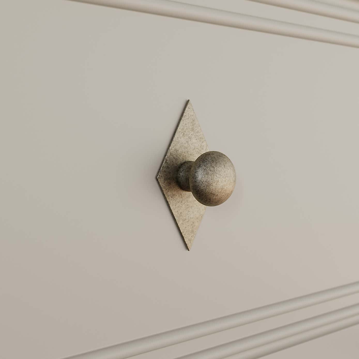 Carousel zoom image position 4 of 7