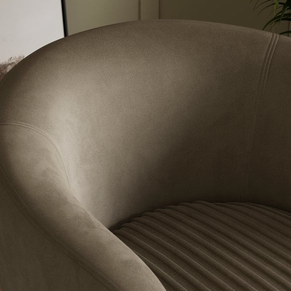 Carousel navigation image position 3 of 9