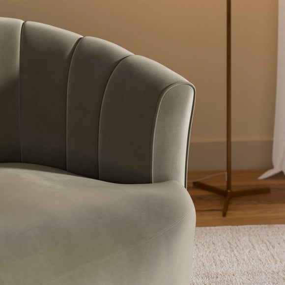 Carousel navigation image position 3 of 8