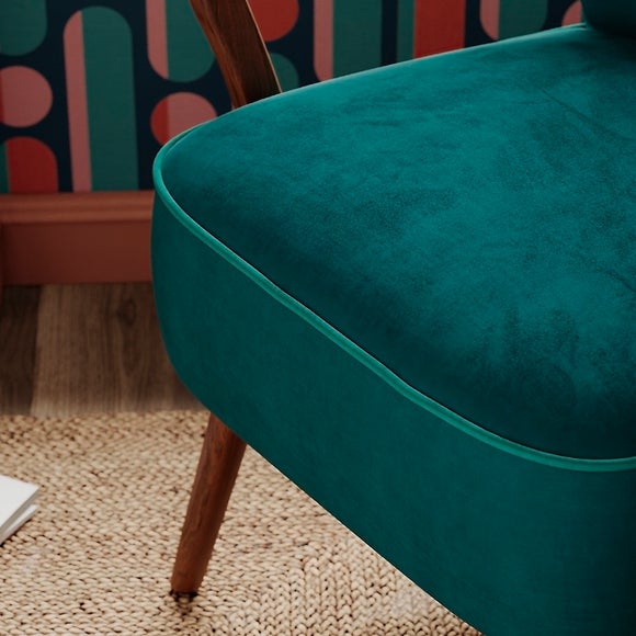 Carousel navigation image position 4 of 9