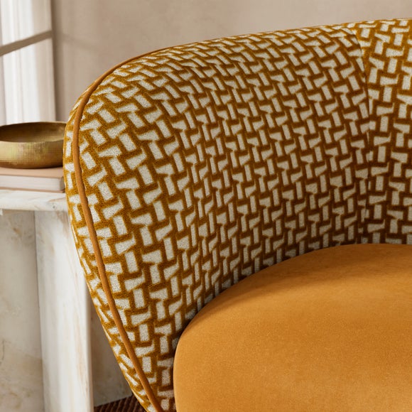 Carousel navigation image position 3 of 9