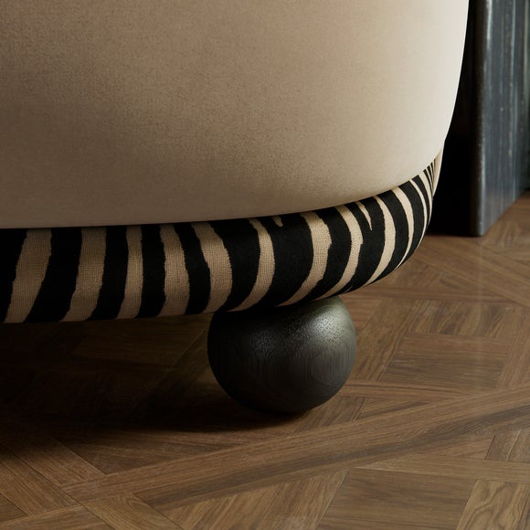 Carousel navigation image position 5 of 10