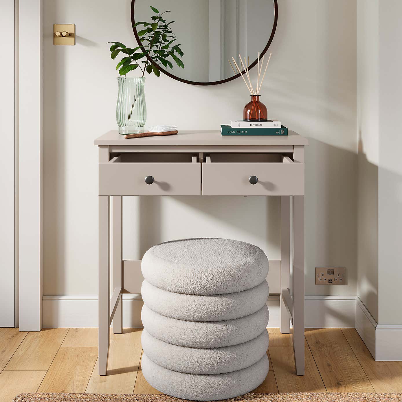 Carousel zoom image position 2 of 7