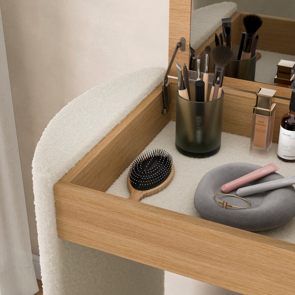 Carousel navigation image position 3 of 8