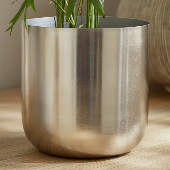 Carousel navigation image position 2 of 3