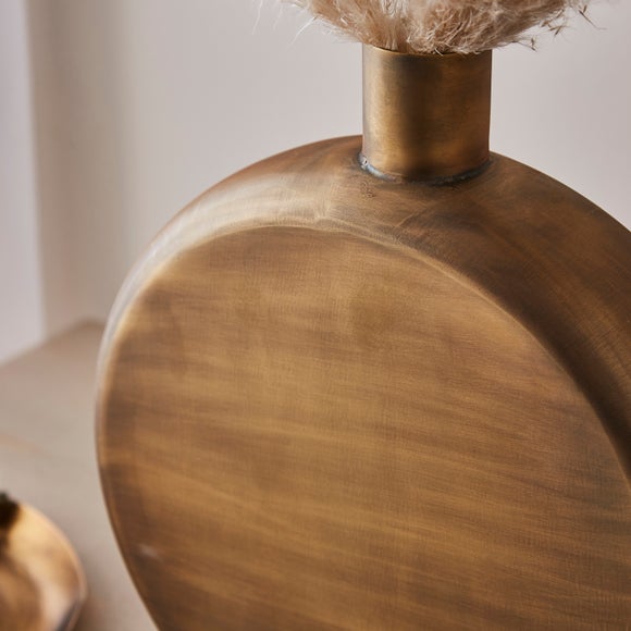 Carousel navigation image position 2 of 3