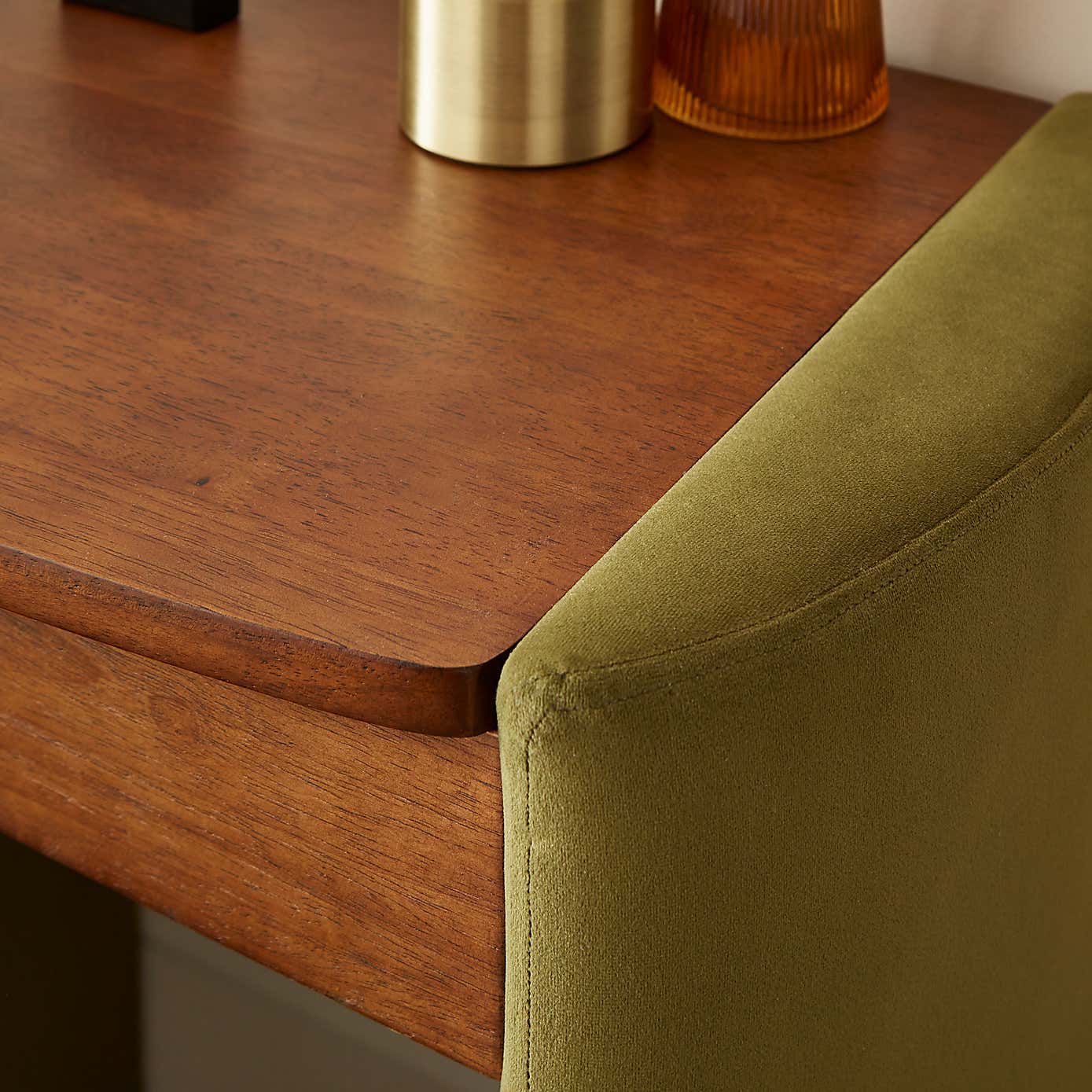 Carousel zoom image position 4 of 8