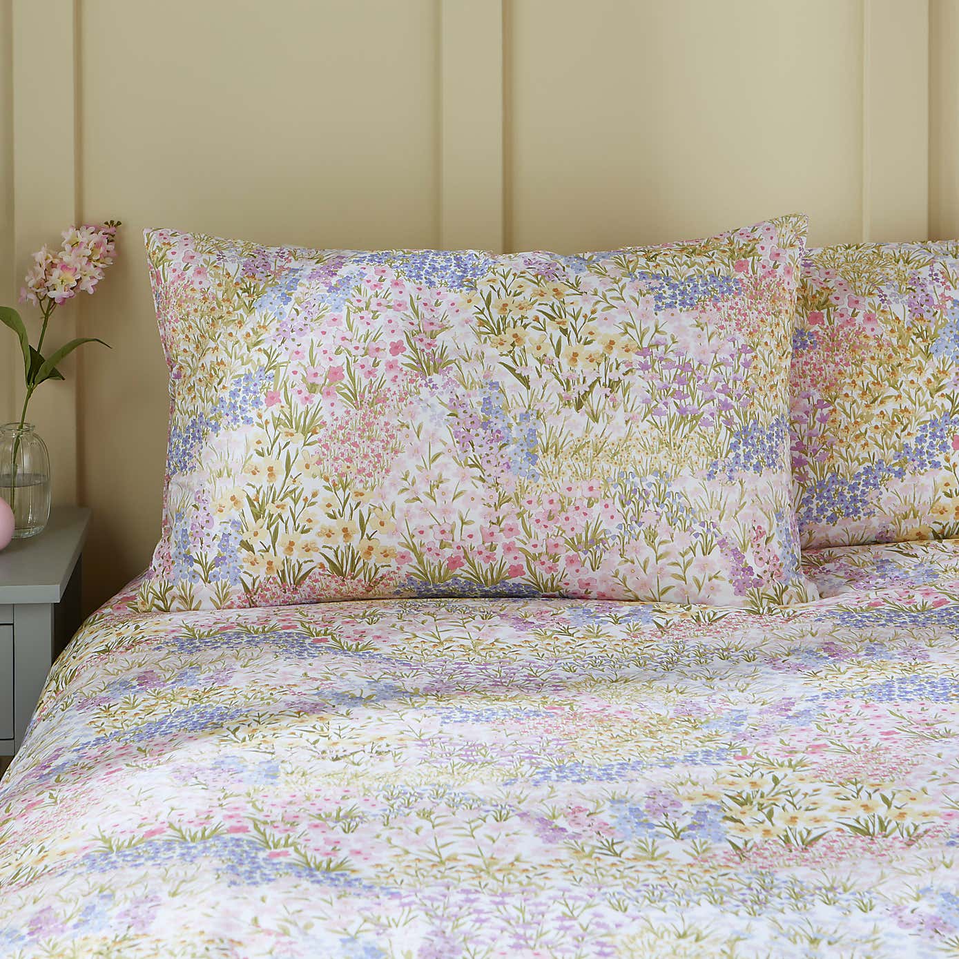 Carousel zoom image position 2 of 7