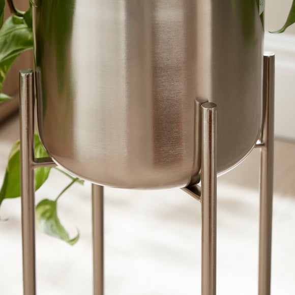 Carousel navigation image position 2 of 3