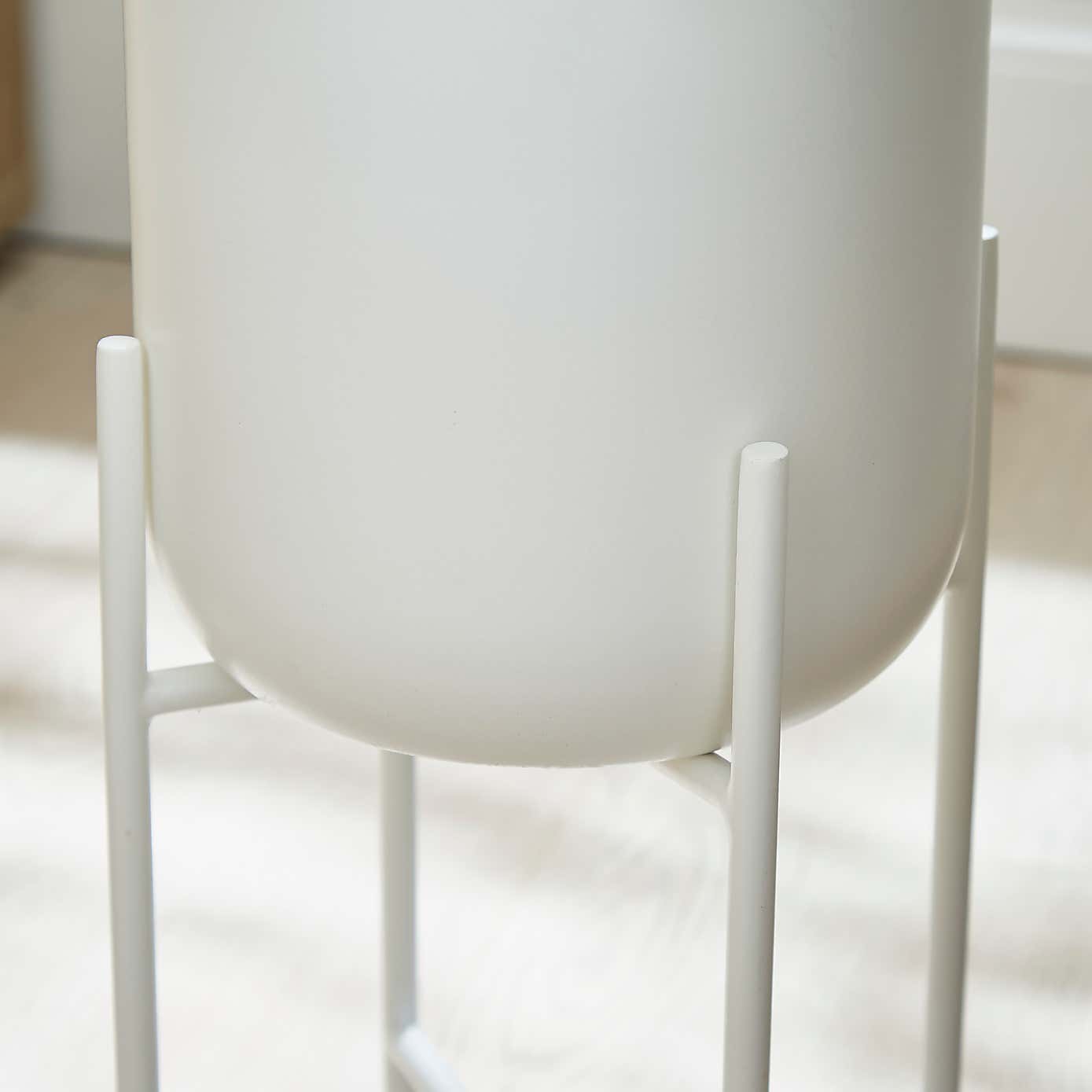 Carousel zoom image position 2 of 3