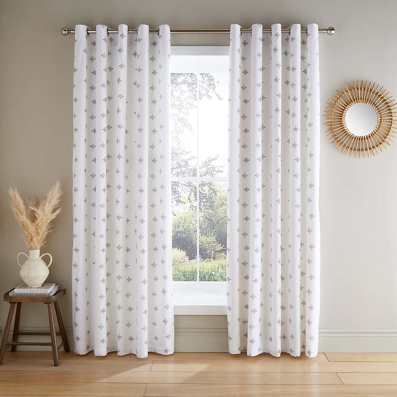 Carousel zoom image position 2 of 3