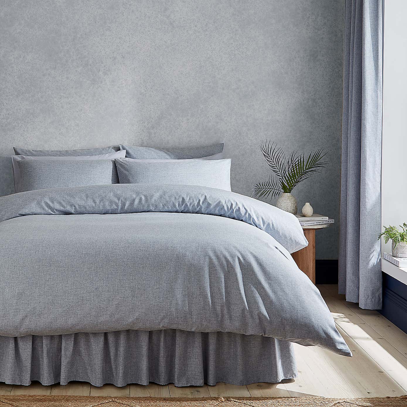 Carousel zoom image position 1 of 4