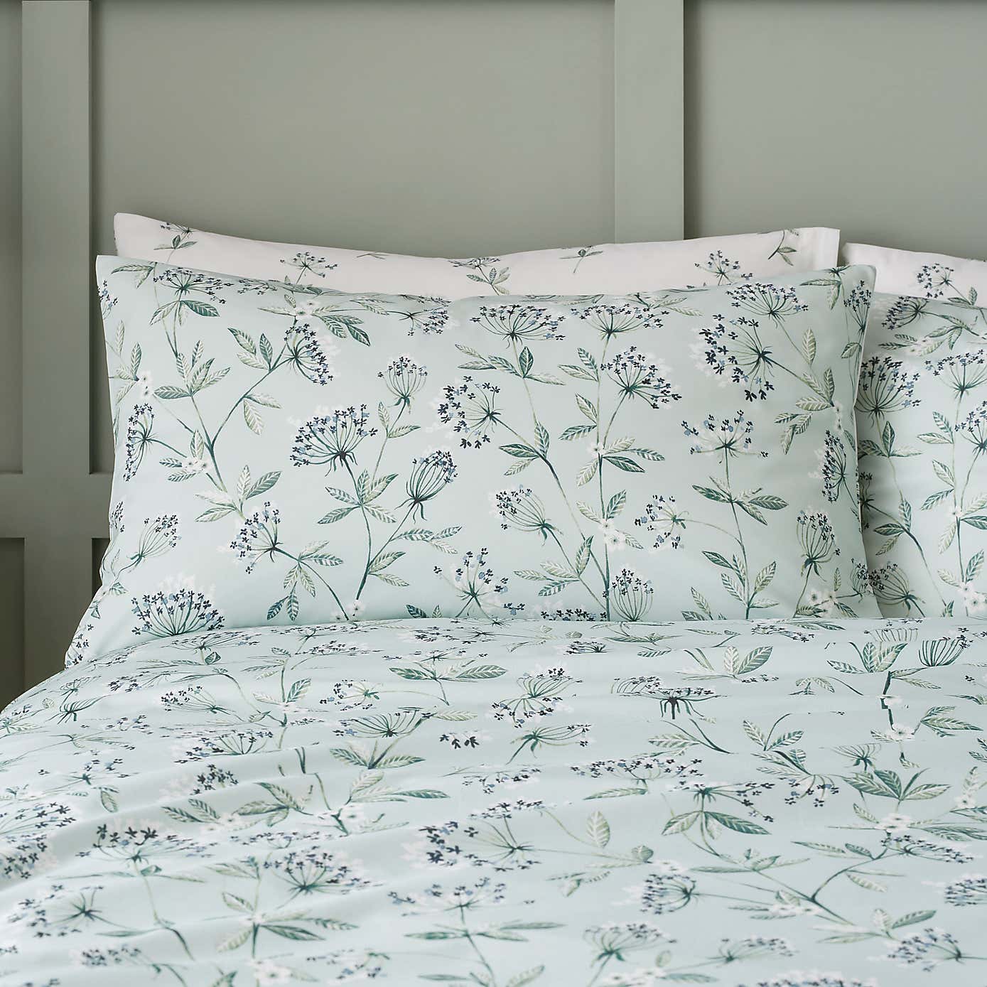 Carousel zoom image position 2 of 7