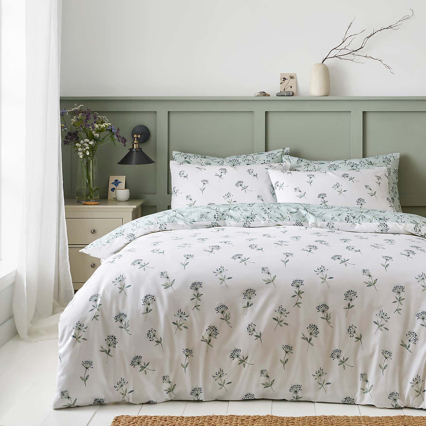 Carousel zoom image position 3 of 7