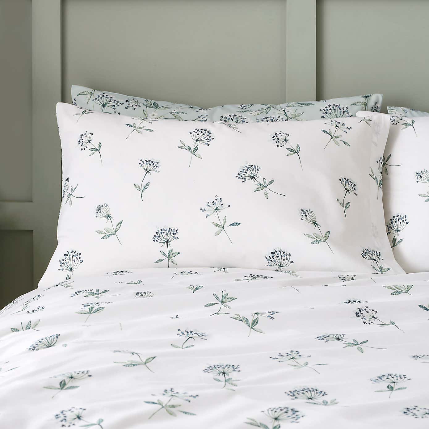 Carousel zoom image position 4 of 7