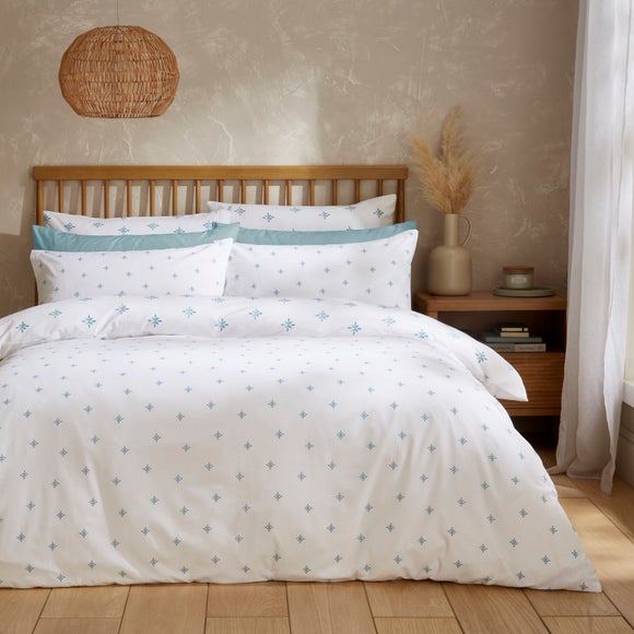 Carousel navigation image position 3 of 7