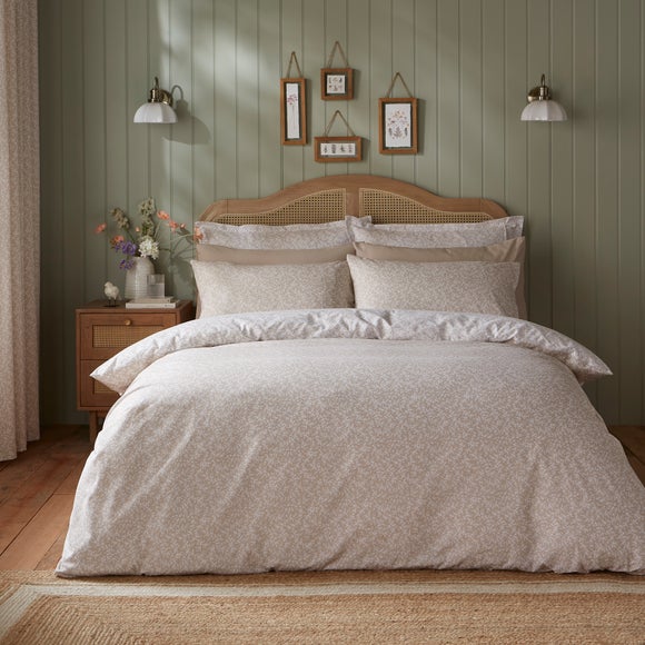 Carousel navigation image position 3 of 7