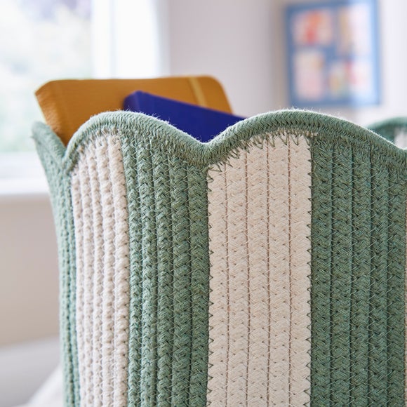 Carousel navigation image position 2 of 3