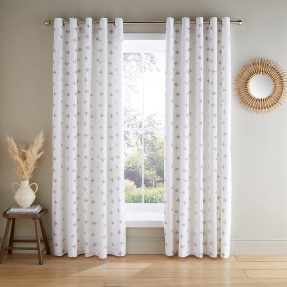 Carousel navigation image position 2 of 4