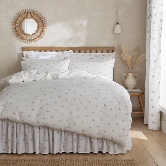 Carousel navigation image position 3 of 6