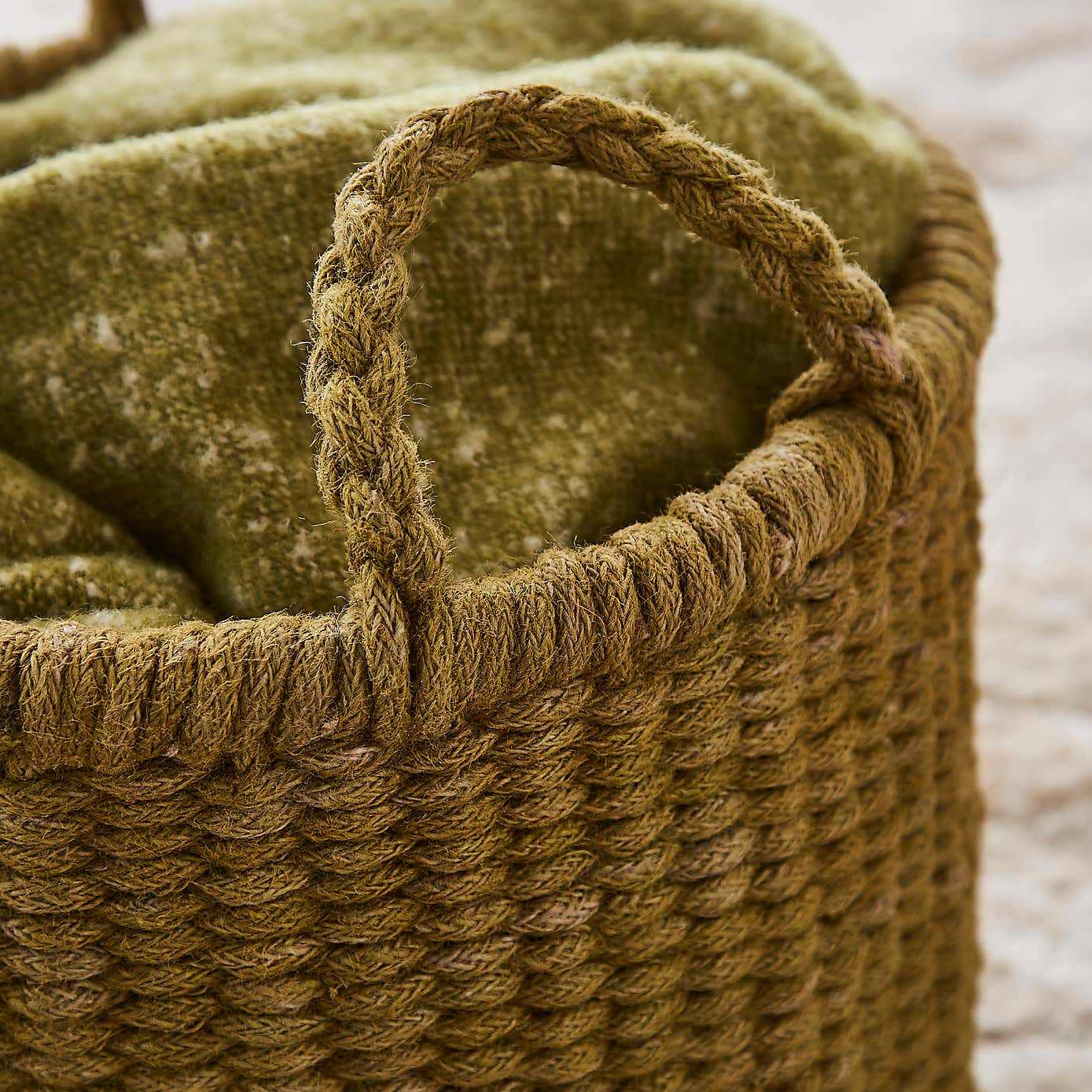 Carousel zoom image position 2 of 3