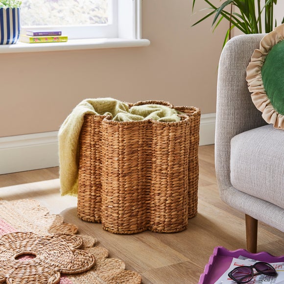 Carousel navigation image position 2 of 3