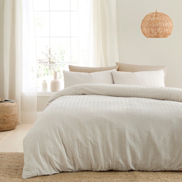 Finn Seersucker Duvet Cover & Pillowcase Set