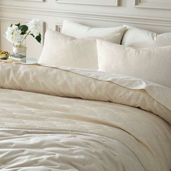 Carousel navigation image position 4 of 6