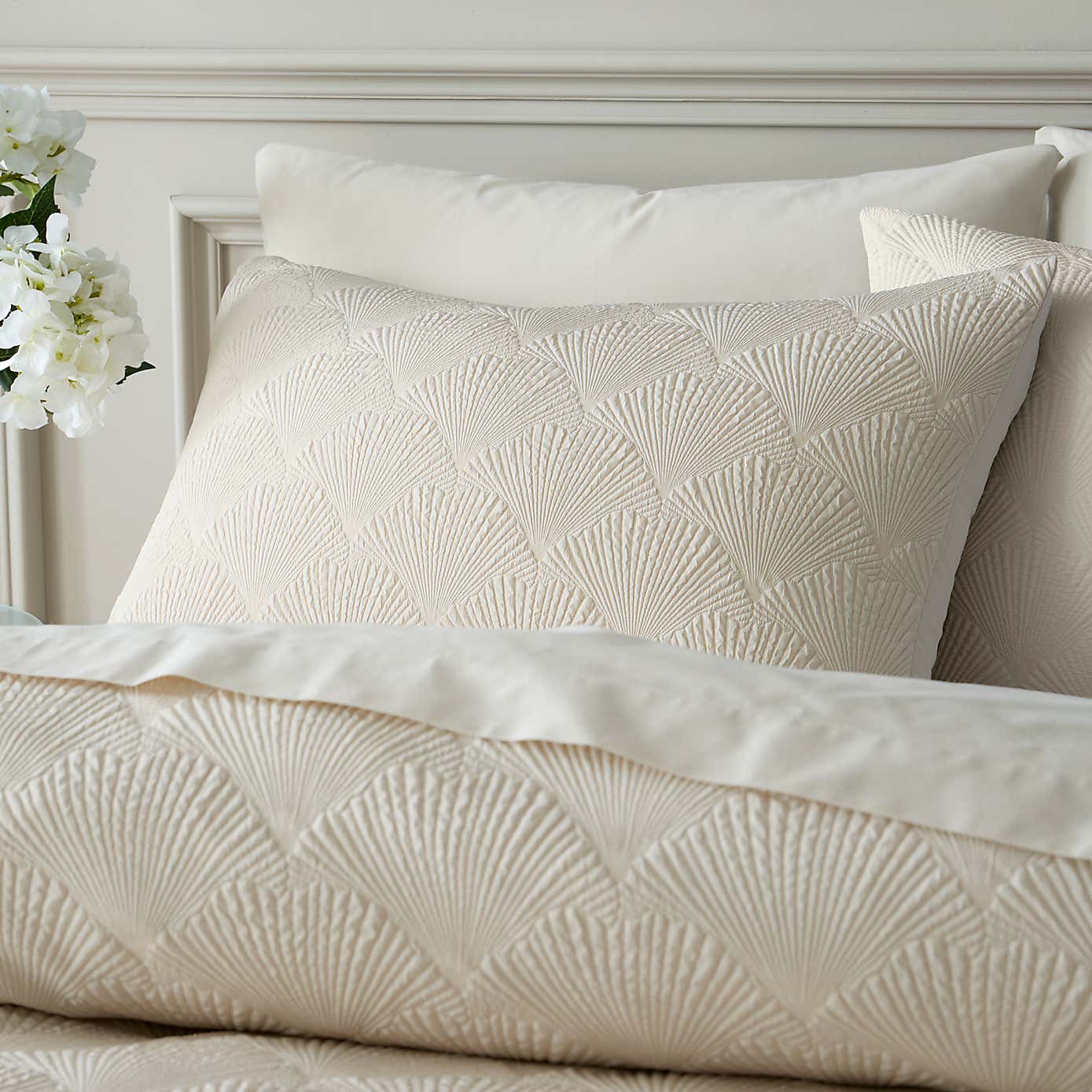 Carousel zoom image position 2 of 6