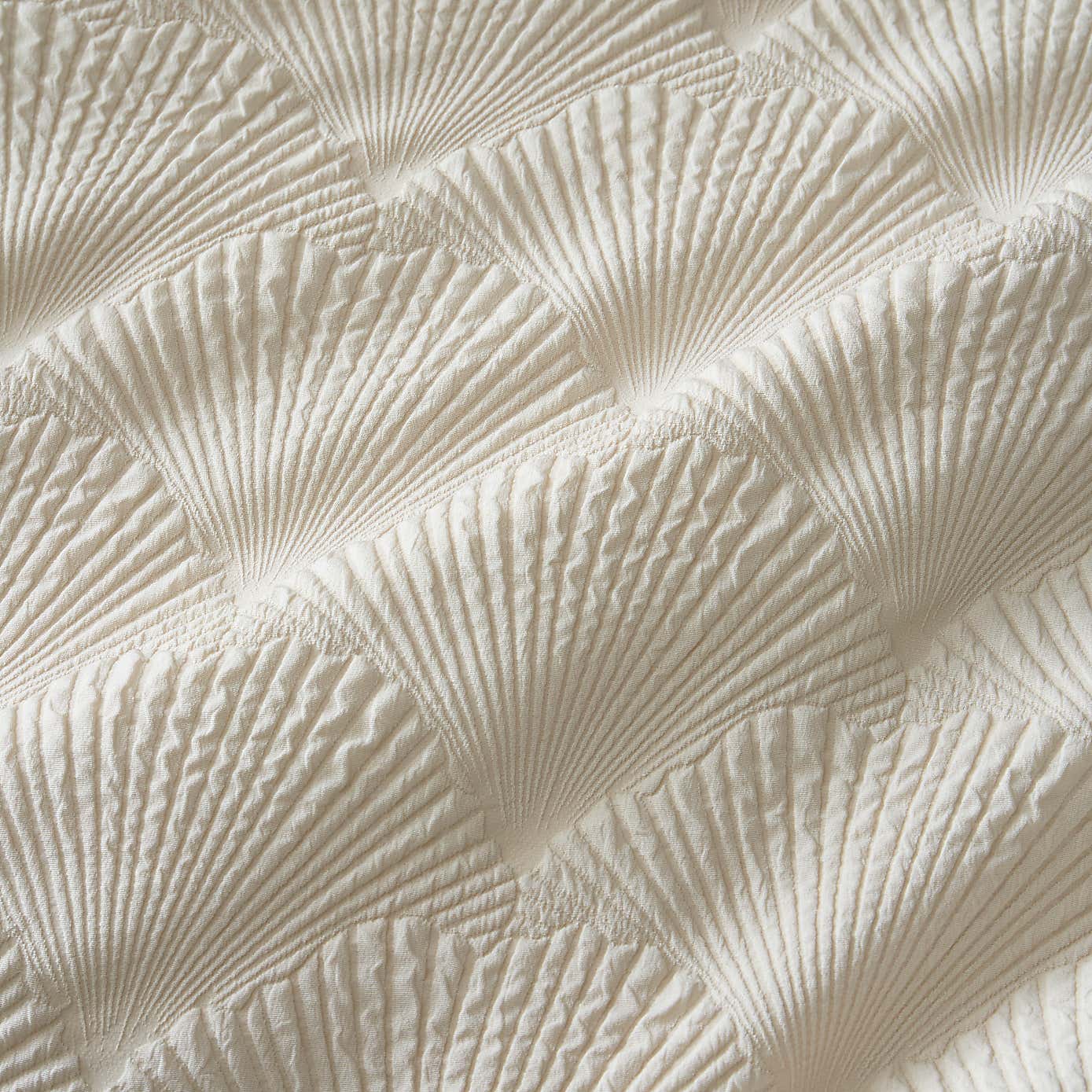 Carousel zoom image position 3 of 6