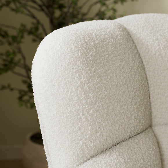 Carousel navigation image position 3 of 7