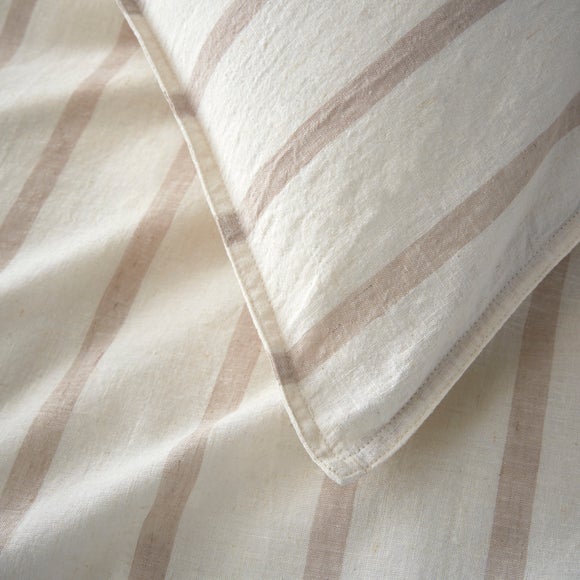 Carousel navigation image position 3 of 7