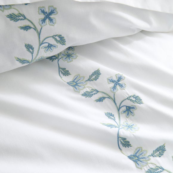 Carousel navigation image position 3 of 6