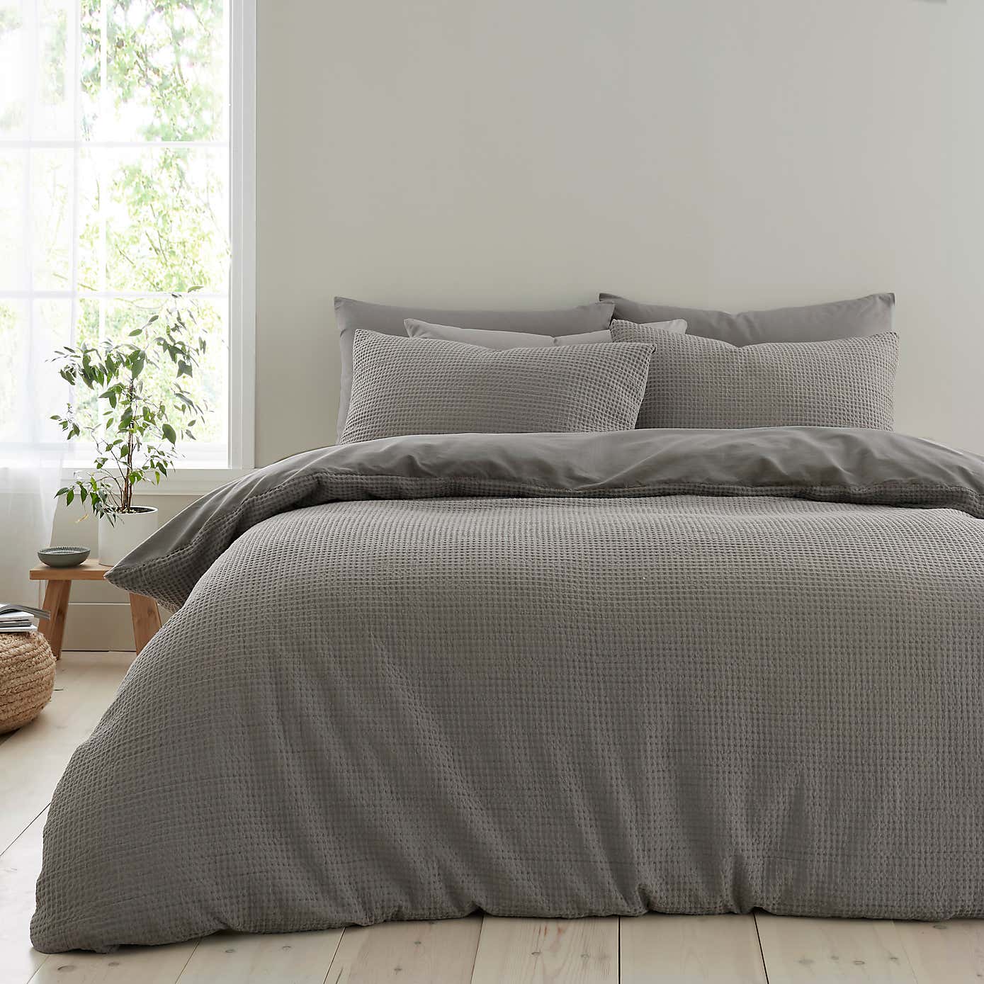 Carousel zoom image position 1 of 5