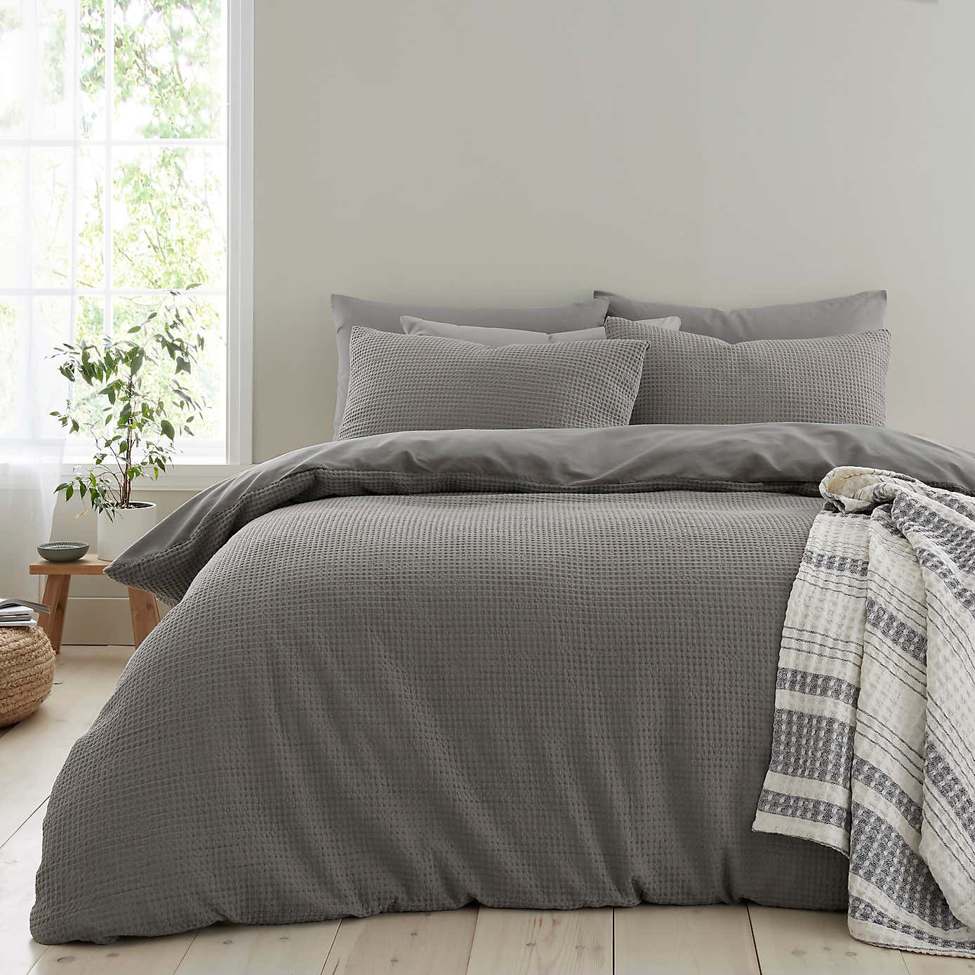 Carousel zoom image position 5 of 5