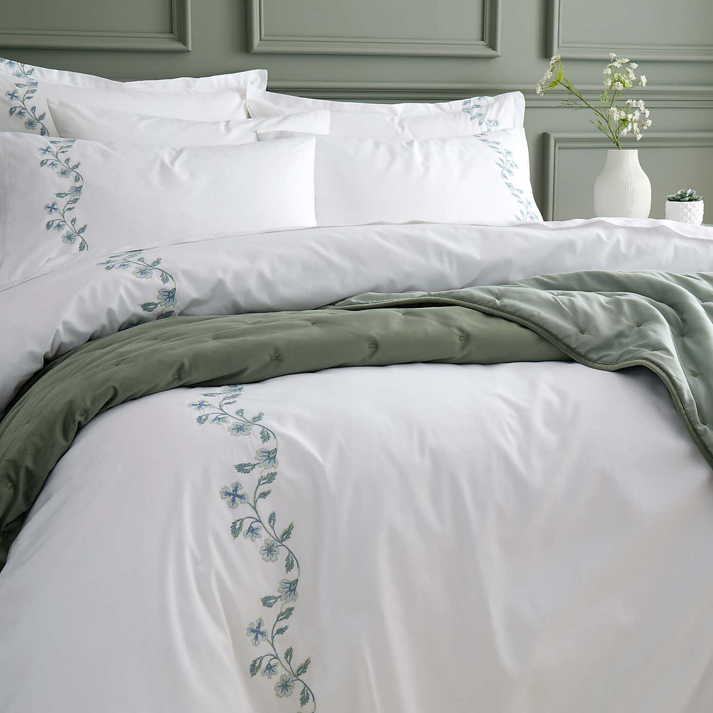 Carousel zoom image position 4 of 6