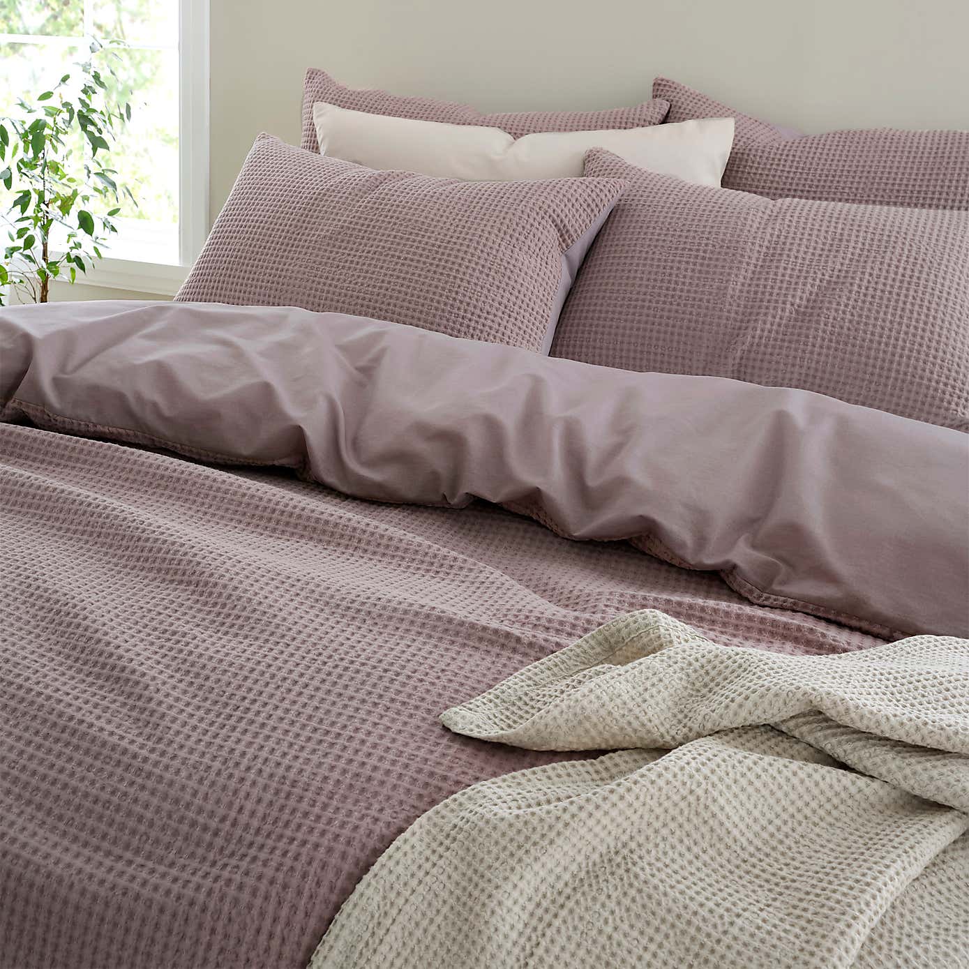 Carousel zoom image position 3 of 4