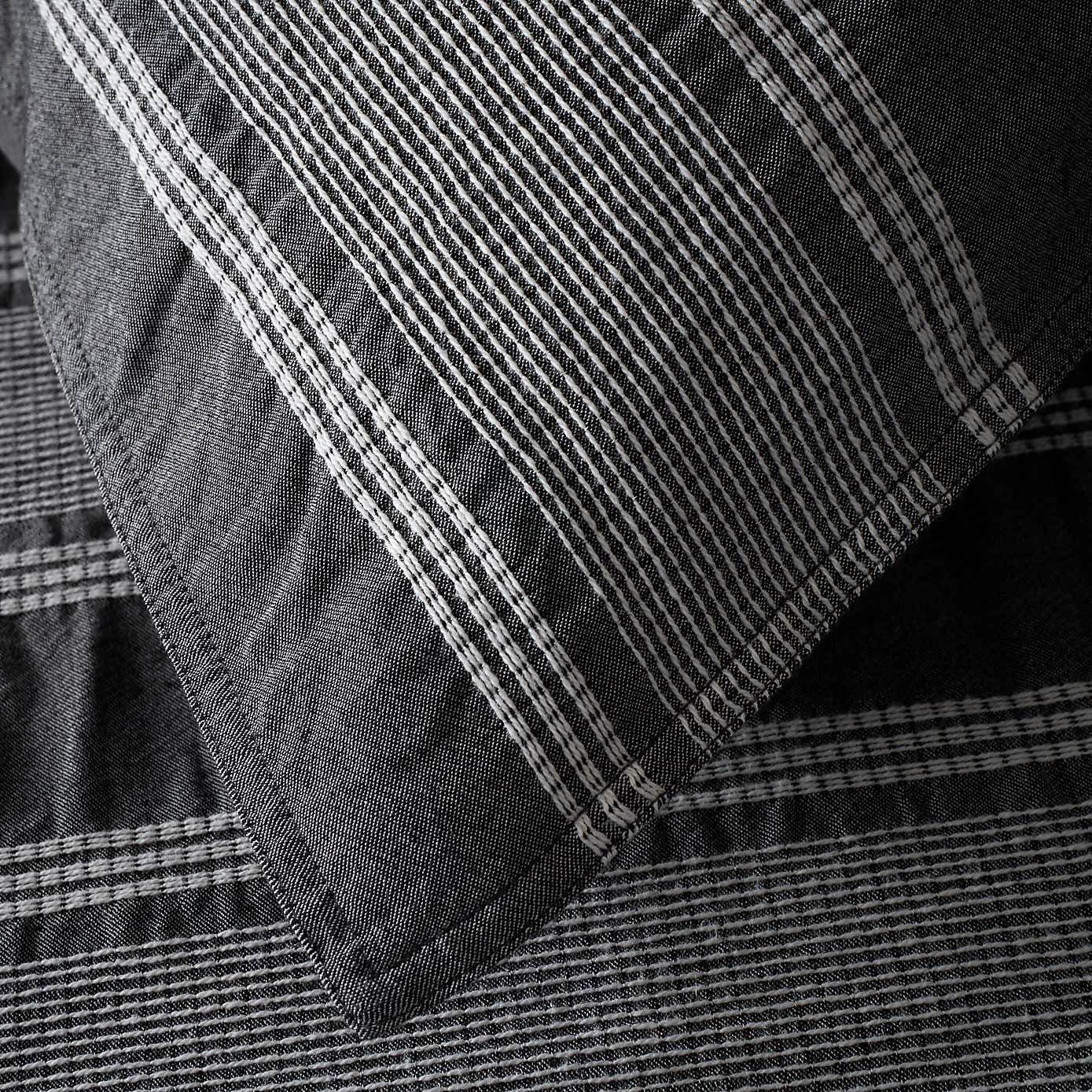 Carousel zoom image position 4 of 6