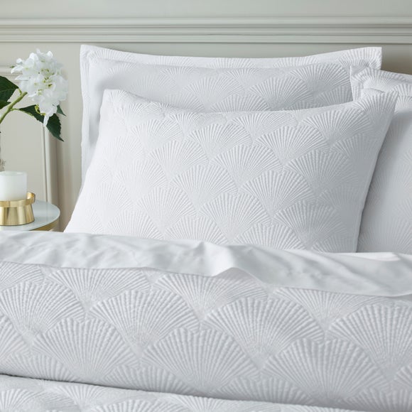 Carousel navigation image position 2 of 6