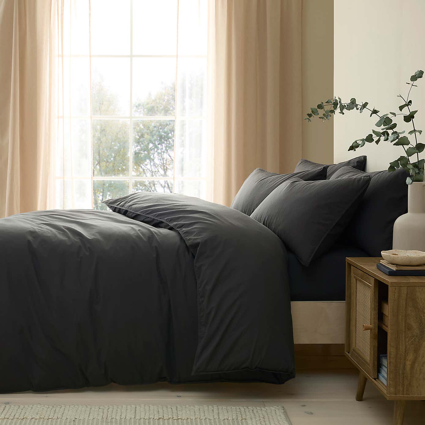 Carousel zoom image position 3 of 3