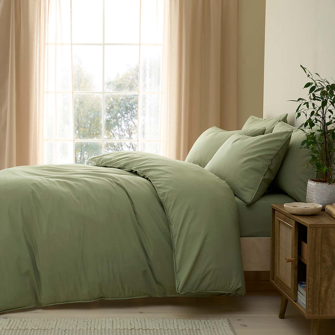 Carousel zoom image position 3 of 3