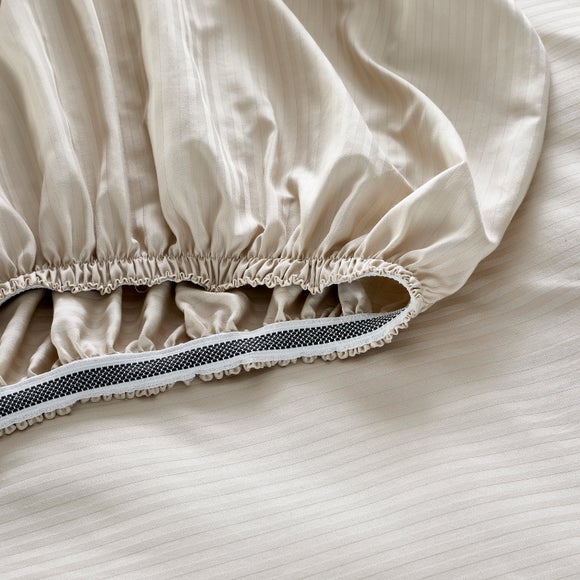 Hotel Cotton Stripe 400 Thread Count Grip Fitted Sheet