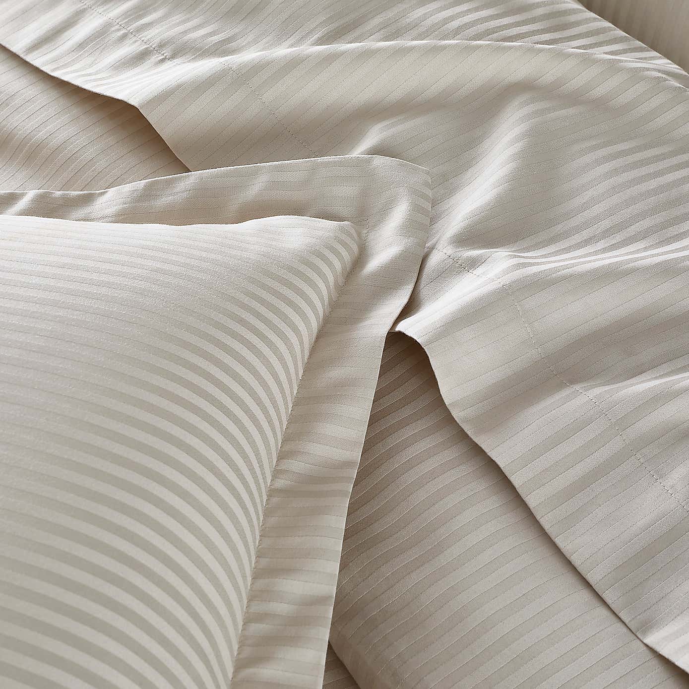 Carousel zoom image position 2 of 2