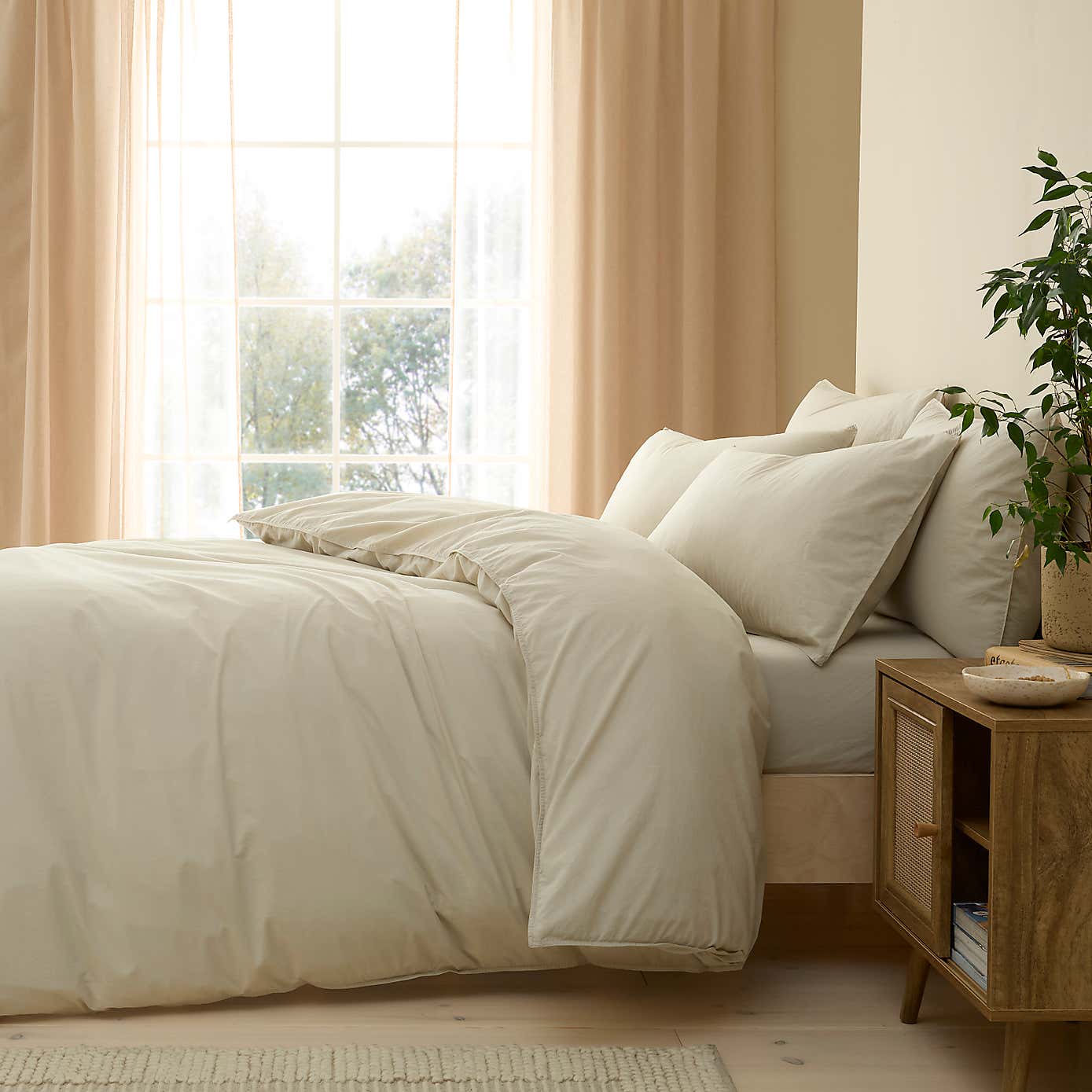 Carousel zoom image position 3 of 3