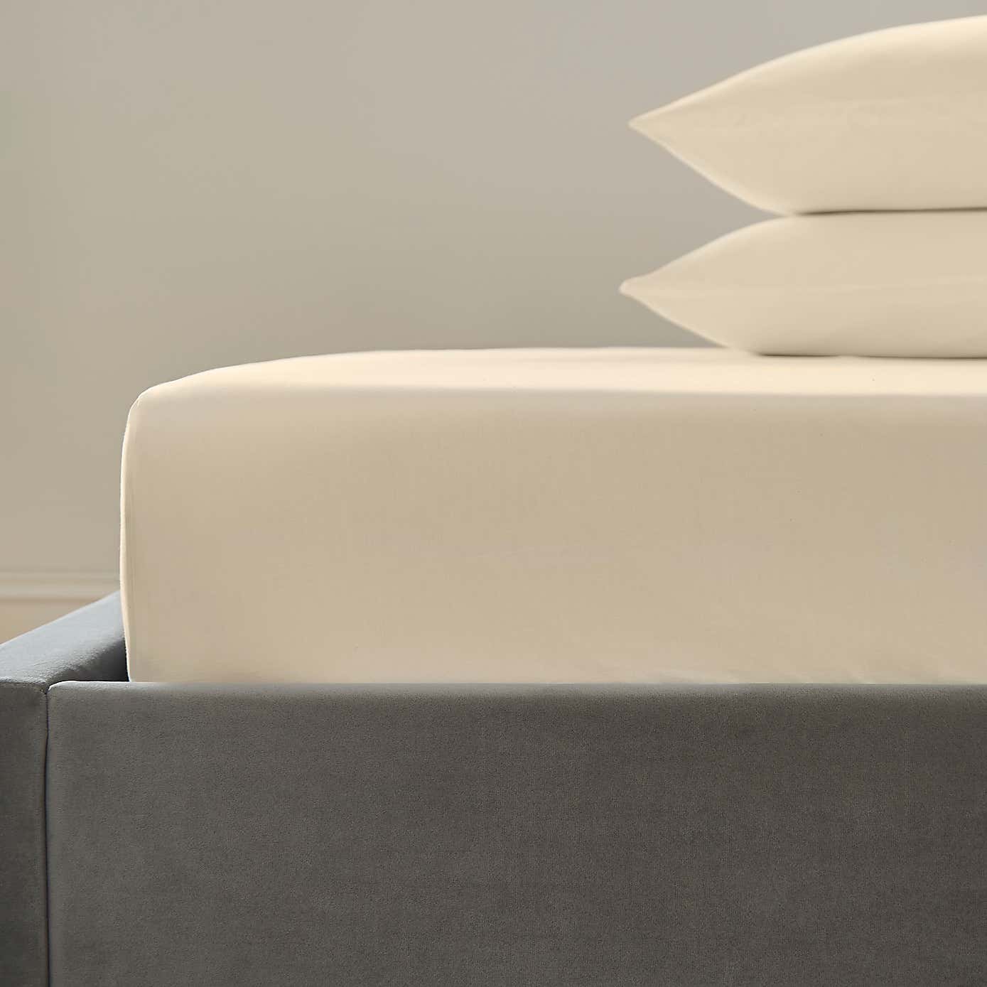 Carousel zoom image position 3 of 3