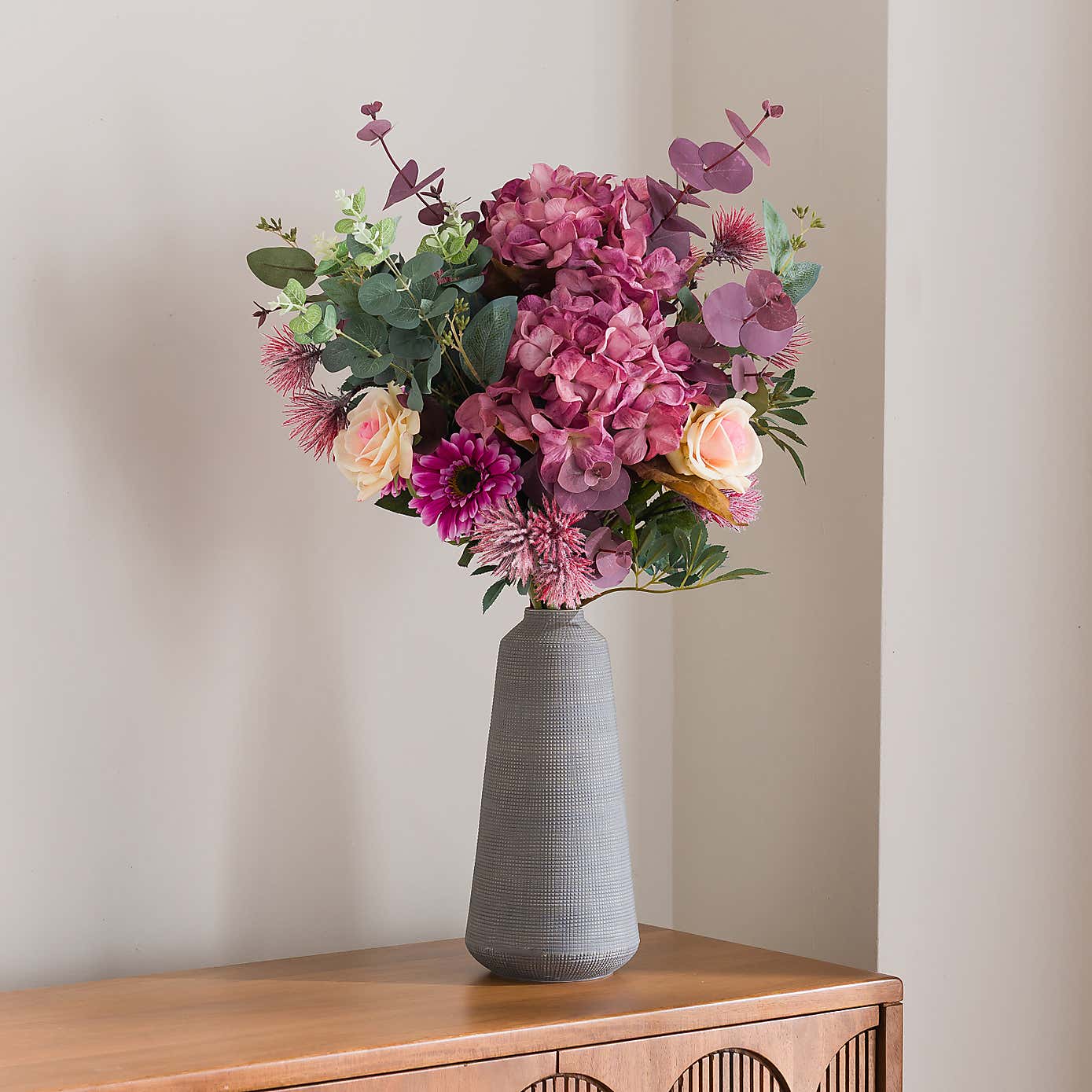 Carousel zoom image position 2 of 6